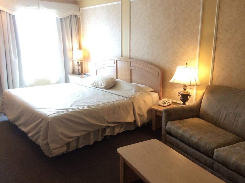 Hotel Travelodge By Wyndham Викториавилл Номер фото